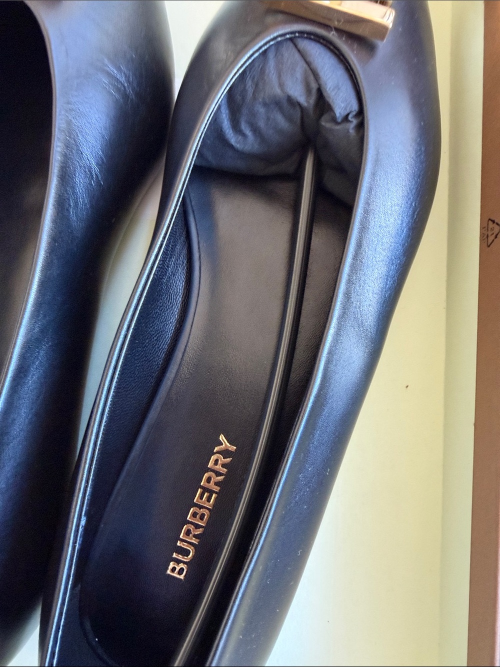 NWT Burberry Black Pointed Leather Flats with Gold TB Monogram size 37.5 - Picture 7 of 11